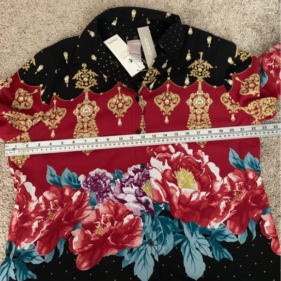 Chico's reversible button blouse.Tunic length.Chico's Size 2 (L/XL)Never worn. - Picture 4 of 9